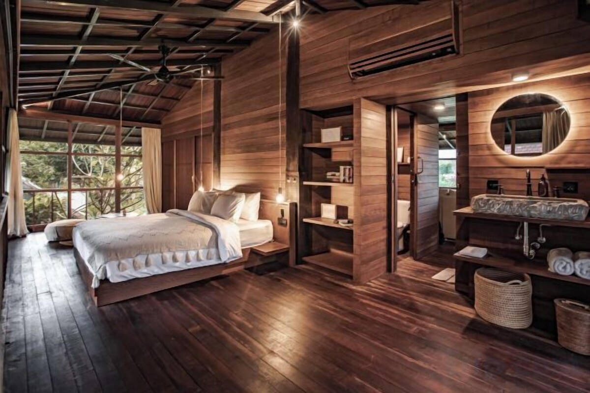 Treehouse Suite - Special Construction