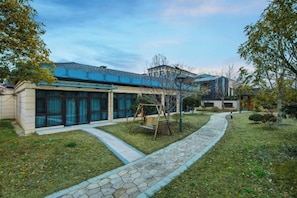 Unclassified image, 3 of 80, button - Heye Hotel (Anji)