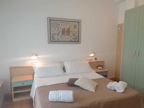 In-room safe, free WiFi, bed sheets - HOTEL BIANCA VELA (Rimini)