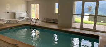 PEYRAGUDES - BACK ON SKIS - Sleeps 8