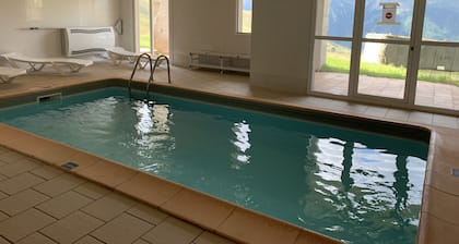 PEYRAGUDES - BACK ON SKIS - Sleeps 8