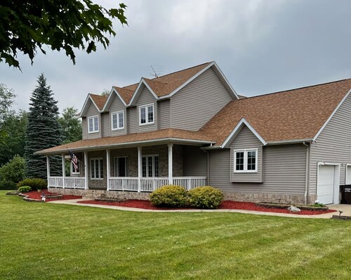 Beautiful House On Grass Runway With Fly-In/Fly-Out Access