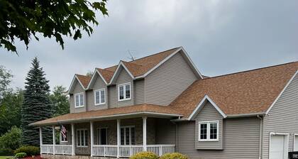 Beautiful House On Grass Runway With Fly-In/Fly-Out Access