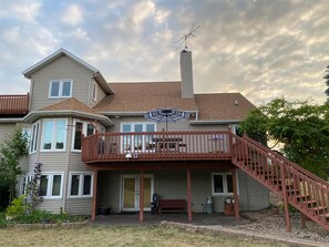 Exterior - Beautiful House On Grass Runway With Fly-In/Fly-Out Access (Tecumseh)