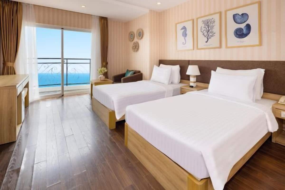 In-room safe, desk, blackout drapes, soundproofing