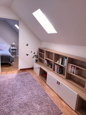 3 Schlafzimmer, Schreibtisch, Bügeleisen/Bügelbrett, WLAN