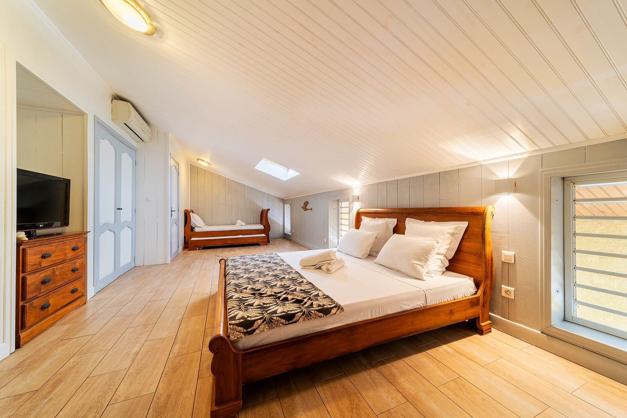 4 slaapkamers, een strijkplank/strijkijzer, gratis wifi