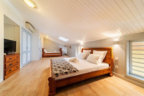 A moins de 5 minutes du lagon ! Appartement cosy vue mer à 180 degrés