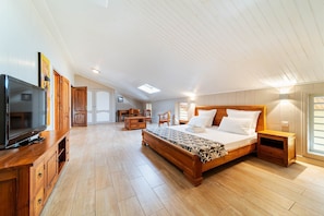 4 bedrooms, iron/ironing board, free WiFi
