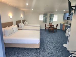 Executive Studio Suite | Bathroom