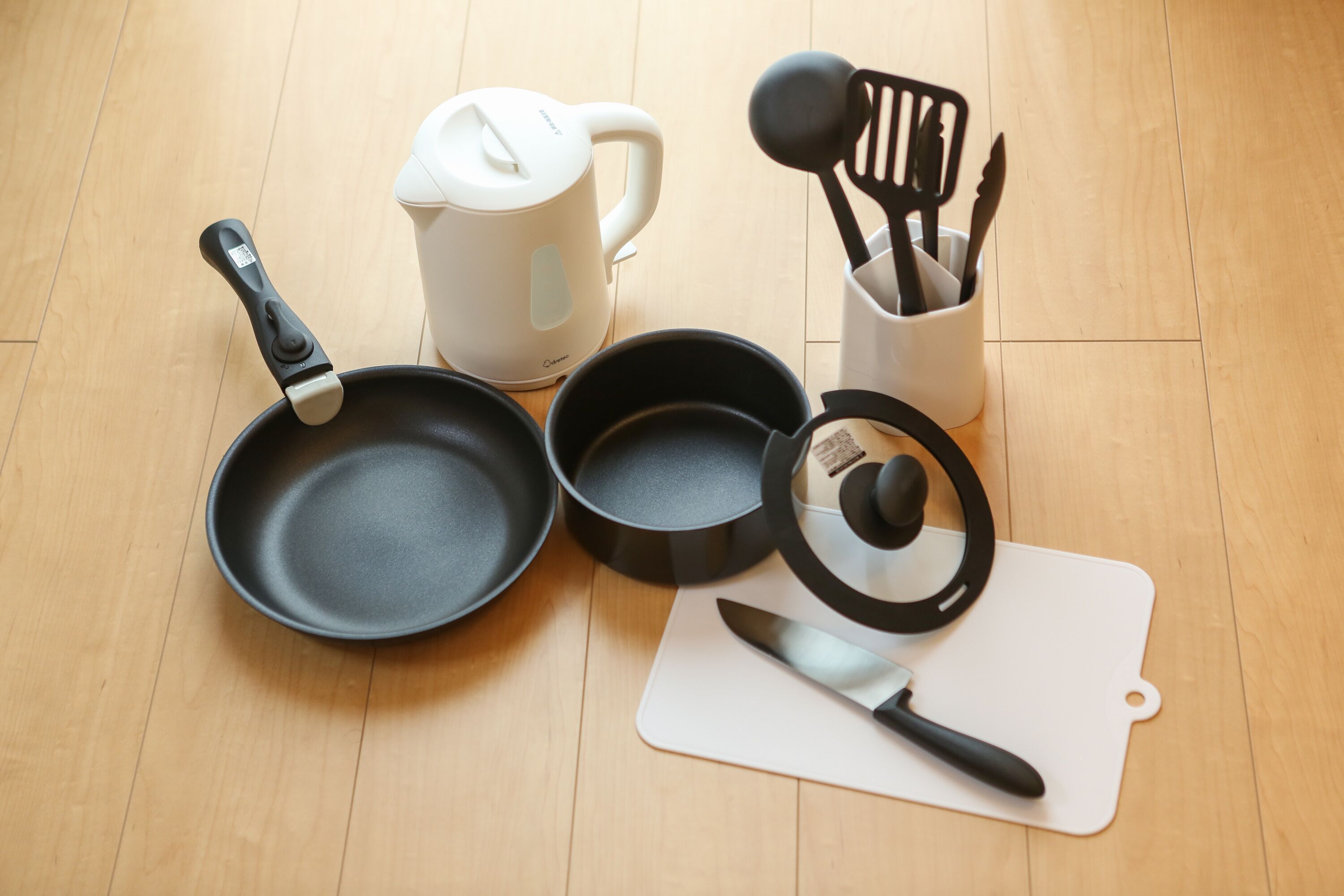 Fridge, microwave, cookware/dishes/utensils, freezer