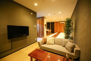 Habitación triple superior | Tabla de planchar con plancha y wifi gratis