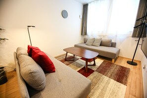 Habitación triple Deluxe | Tabla de planchar con plancha y wifi gratis