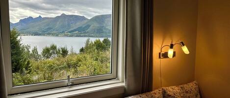 2 عدّة غرف نوم ومكواة/لوح كي وواي فاي مجانًا