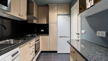 Frigorifero, microonde, forno, macchina per tè/caffè