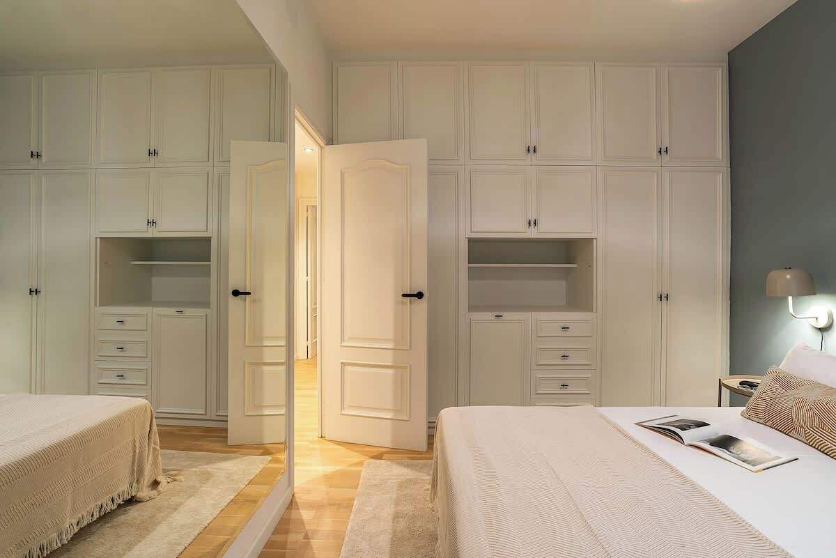 3 室のベッドルーム、アイロン / アイロン台、WiFi、ベッドシーツ