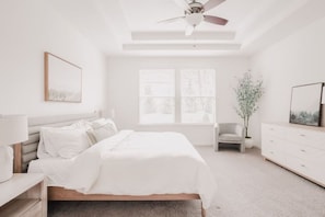 4 bedrooms, desk, iron/ironing board, travel crib