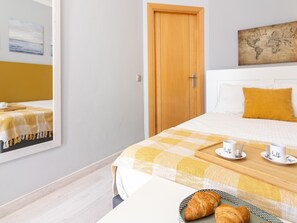 1 bedroom, free WiFi, bed sheets - Penthouse spacieux au centre de Malaga avec 1 chambre, balcon, WiFi, climatisation et cuisine équipée (Málaga)