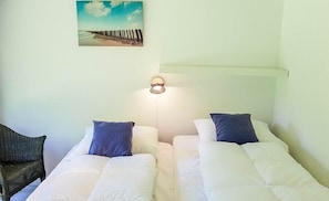 3 chambres, fer et planche à repasser, accès Internet, draps fournis