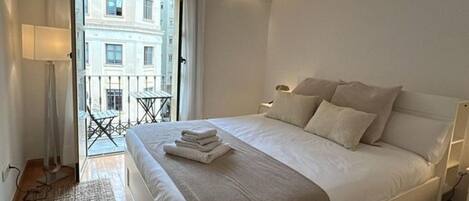 2 makuuhuonetta, silitysrauta/-lauta, ilmainen Wi-Fi, vuodevaatteet