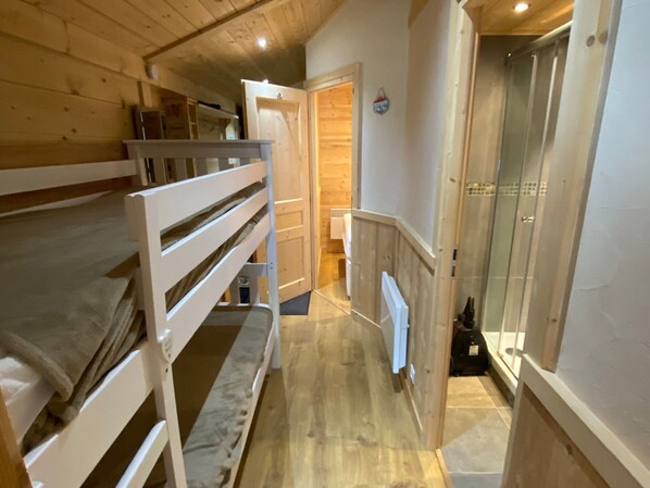 2 bedrooms