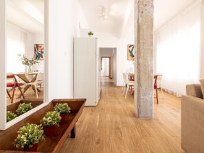 Interior - Bright 3-Bedroom Apartment with Terrace in Málaga City Center (Málaga)