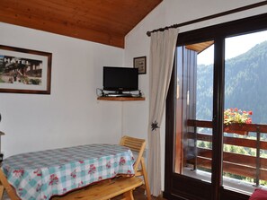 Dining - Charming apartment near center and cable car with parking (Châtel)