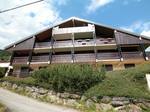 Exterior - Charming apartment near center and cable car with parking (Châtel)