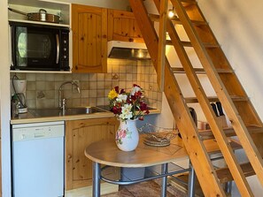 Kühlschrank, Mikrowelle, Geschirrspüler