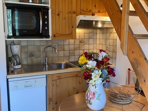 Réfrigérateur, micro-ondes, lave-vaisselle