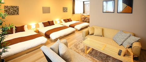 Superior Triple Room | Iron/ironing board, free WiFi