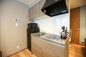 Quarto triplo luxo | Ferros/tábuas de passar roupa, Wi-Fi de cortesia