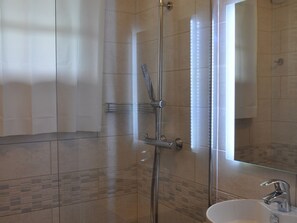 Bathroom - Charming apartment near slopes with balcony and parking (Châtel)