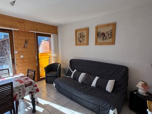 TV - Spacious 3-room central flat with balcony, parking, pets allowed! (La Chapelle-d'Abondance)