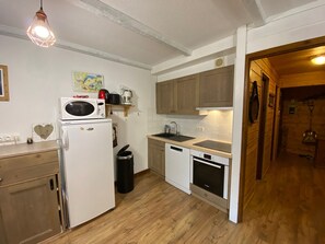 Fridge, microwave, dishwasher