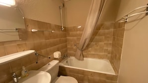 Bathroom - Cozy studio with balcony and WIFI near Linga slopes (Châtel)