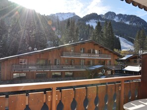 Property grounds - Cozy apartment near slopes with balcony and parking (Châtel)
