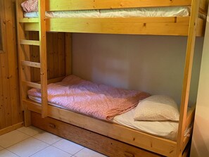 1 bedroom - Charming apartment in Châtel, near center, 2 bedrooms, 1 parking space (Châtel)