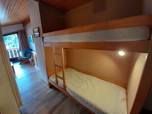Room - Lovely studio in Châtel center, balcony and valley view (Châtel)