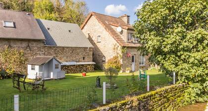 Maison confortable à Omonville la Rogue avec cour privée, proche du port