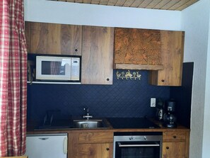 Refrigerador, microondas
