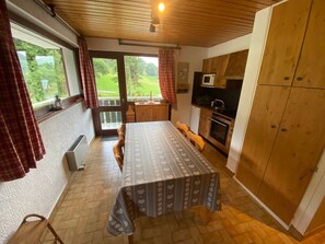 Dining - Comfortable two-room with balcony and parking, near ski lifts (La Chapelle-d'Abondance)