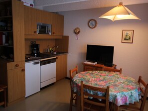 Dining - Studio Cabin 24m² with Garden in Chamrousse (Chamrousse)