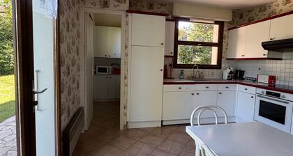 Spacious villa in Aix, enclosed garden, pets allowed