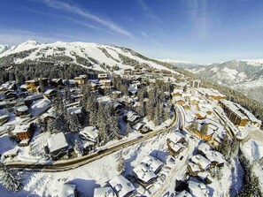 Aerial view - 4-bedroom apartment in central Courchevel 1850 with parking (Courchevel 1850)