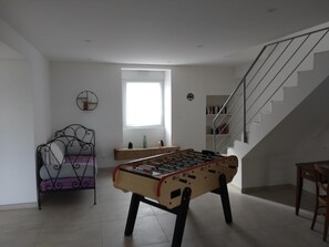 Game room - Gite in the countryside old house completely renovated (Loison)