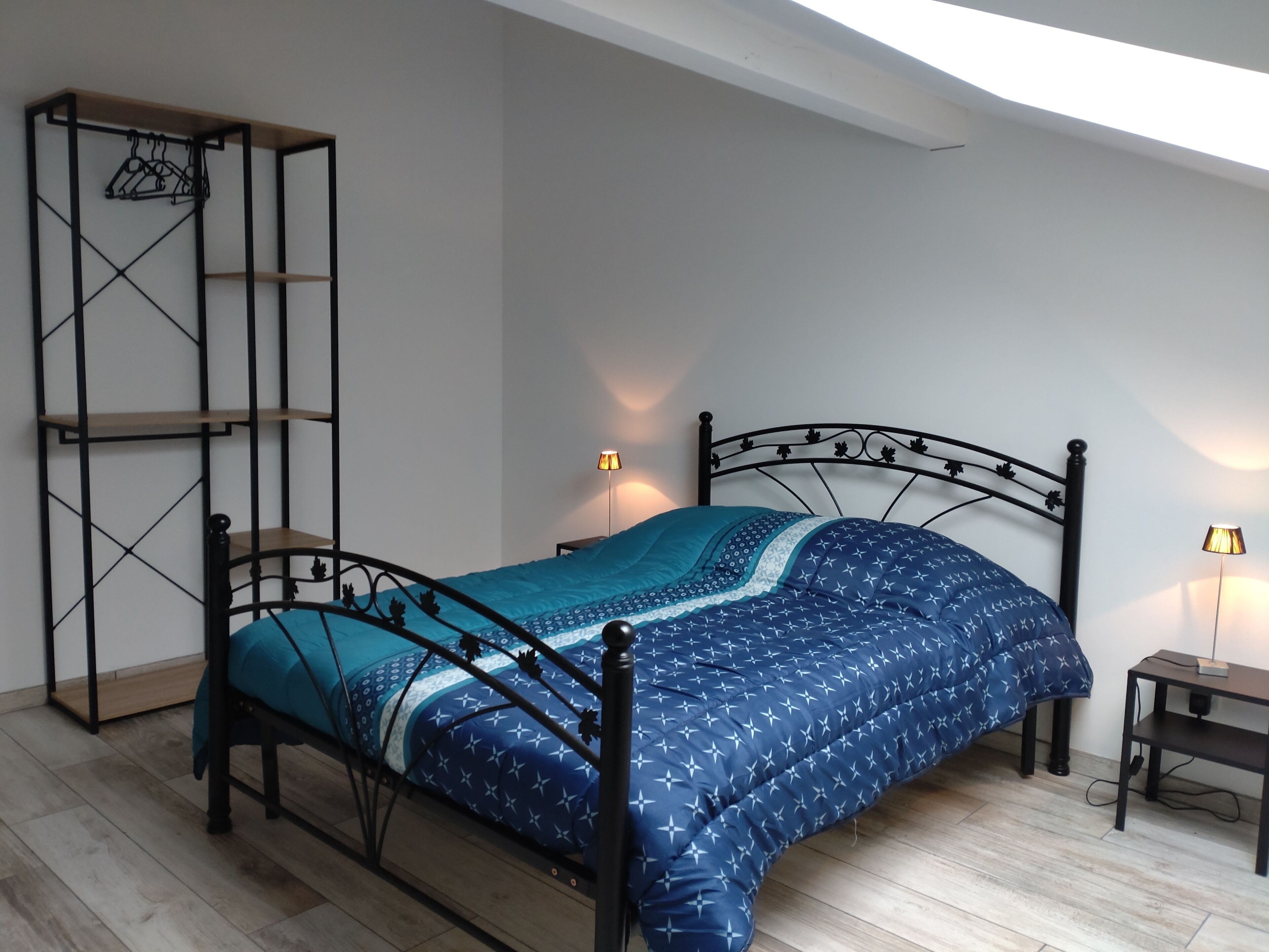 4 bedrooms, desk, iron/ironing board, travel crib