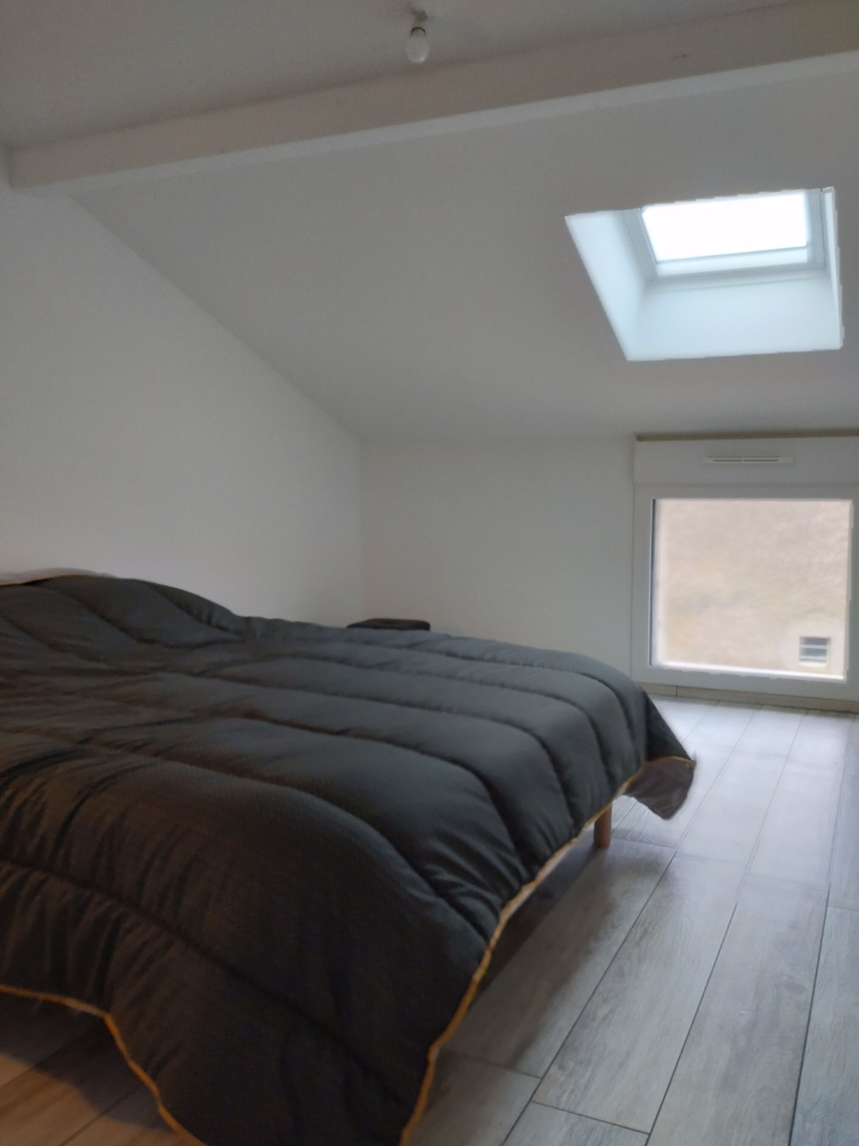 4 camere, una scrivania, ferro/asse da stiro, culla da viaggio