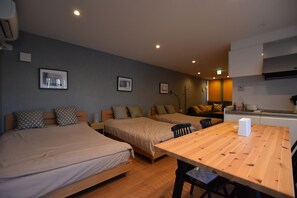 Deluxe Triple Room | Iron/ironing board, free WiFi - PrimeRoomBeppu Asami (Beppu)