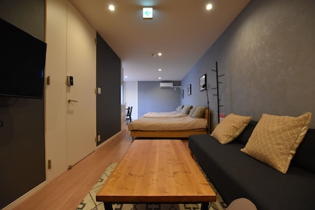 Deluxe Triple Room | Iron/ironing board, free WiFi. PrimeRoomBeppu Asami